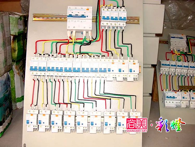 舉辦燈會用的彩燈是用三相電還是兩相電？